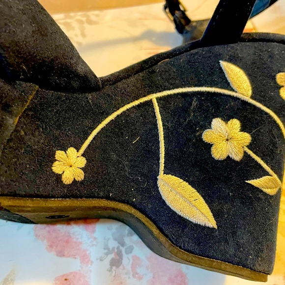 NAVY BLUE SUEDE EMBROIDERED PLATFORM SHOES W TIE BUCKLE 3”PLATFORMS N 5” HEELS - Picture 8 of 16